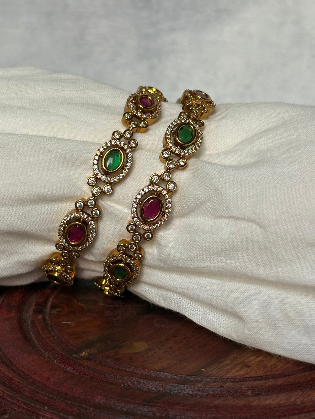 Kemp bangles