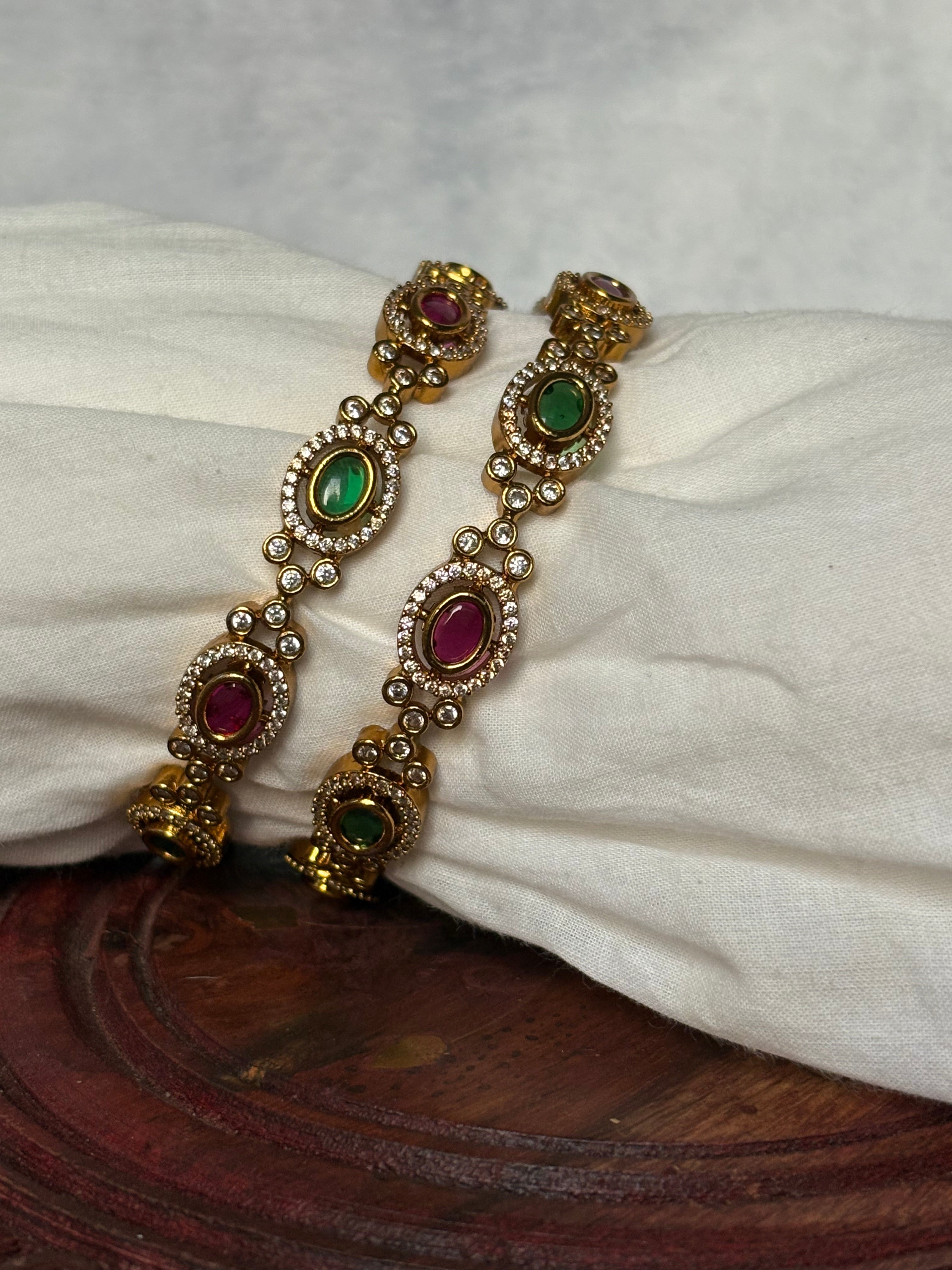 Kemp bangles