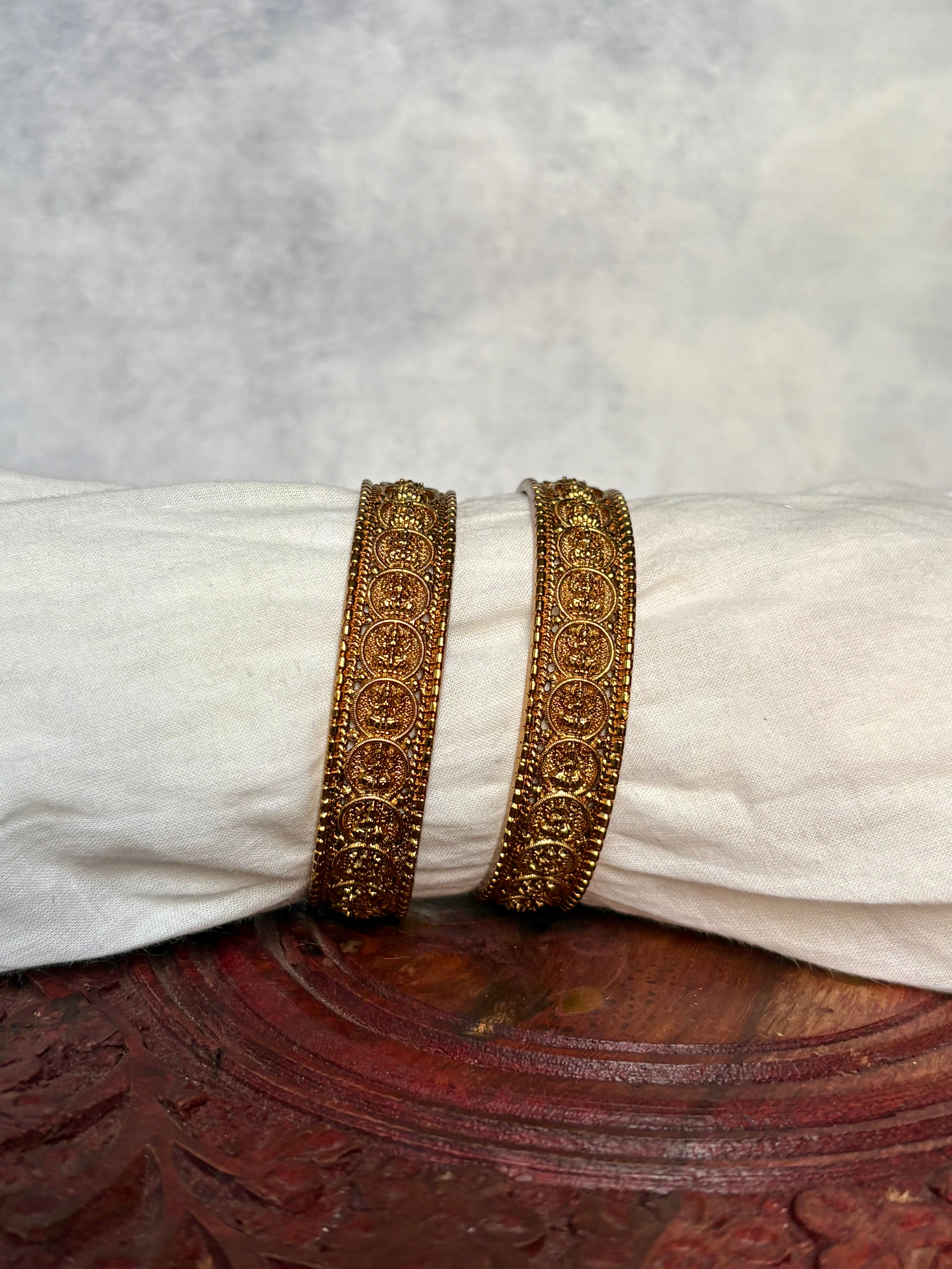 Lakshm kasu bangles