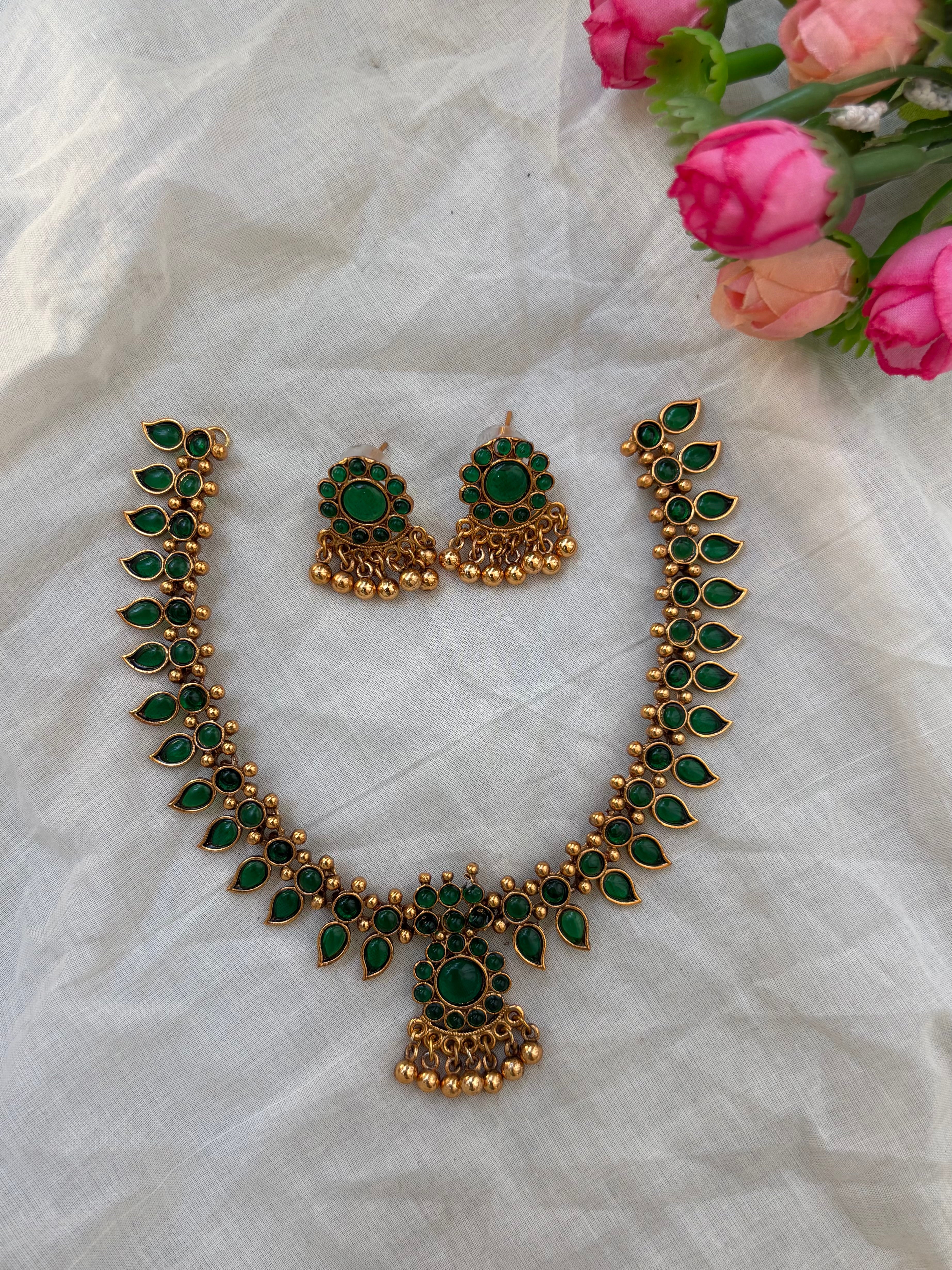 Mango neckpiece