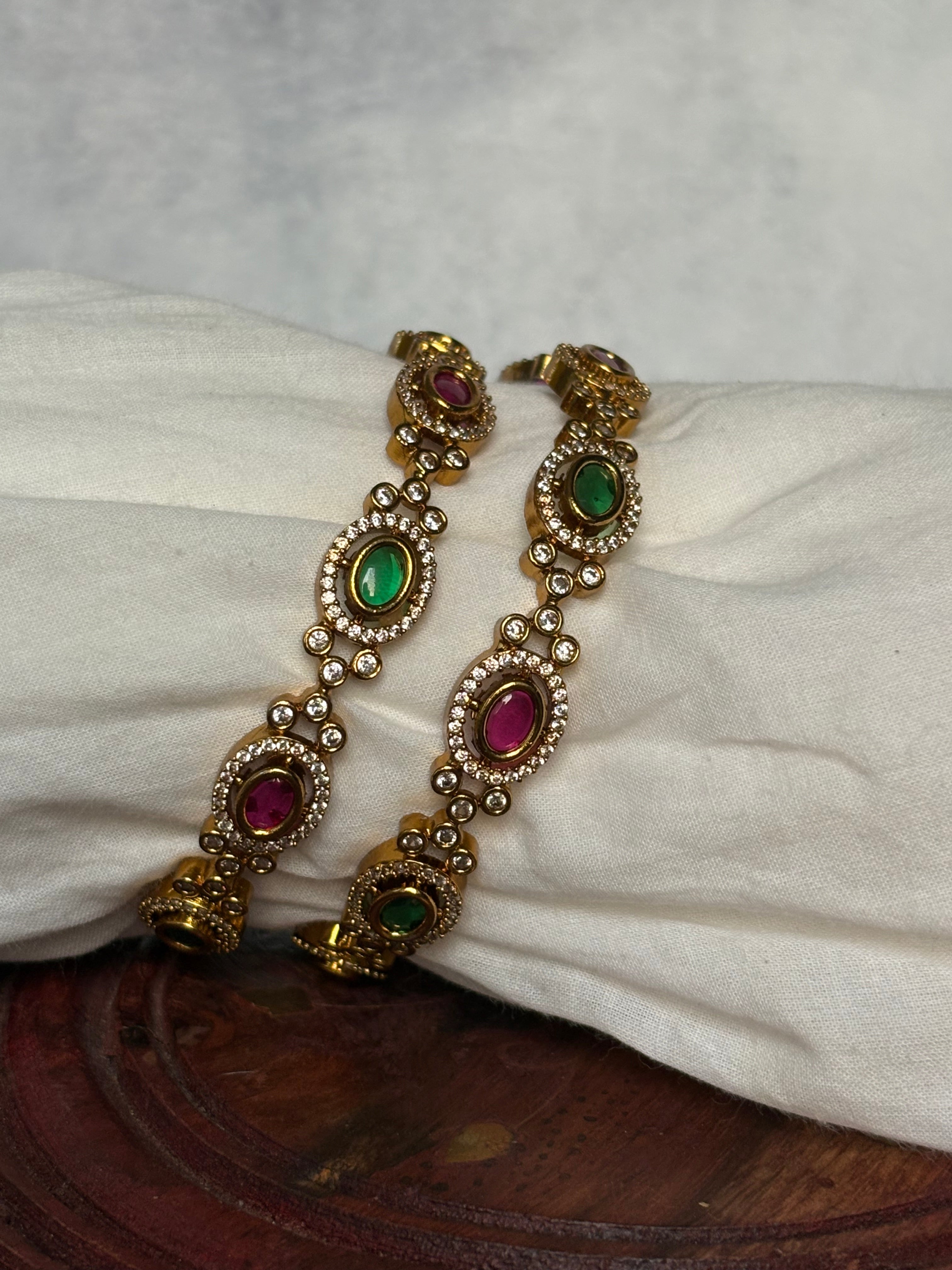 Kemp bangles