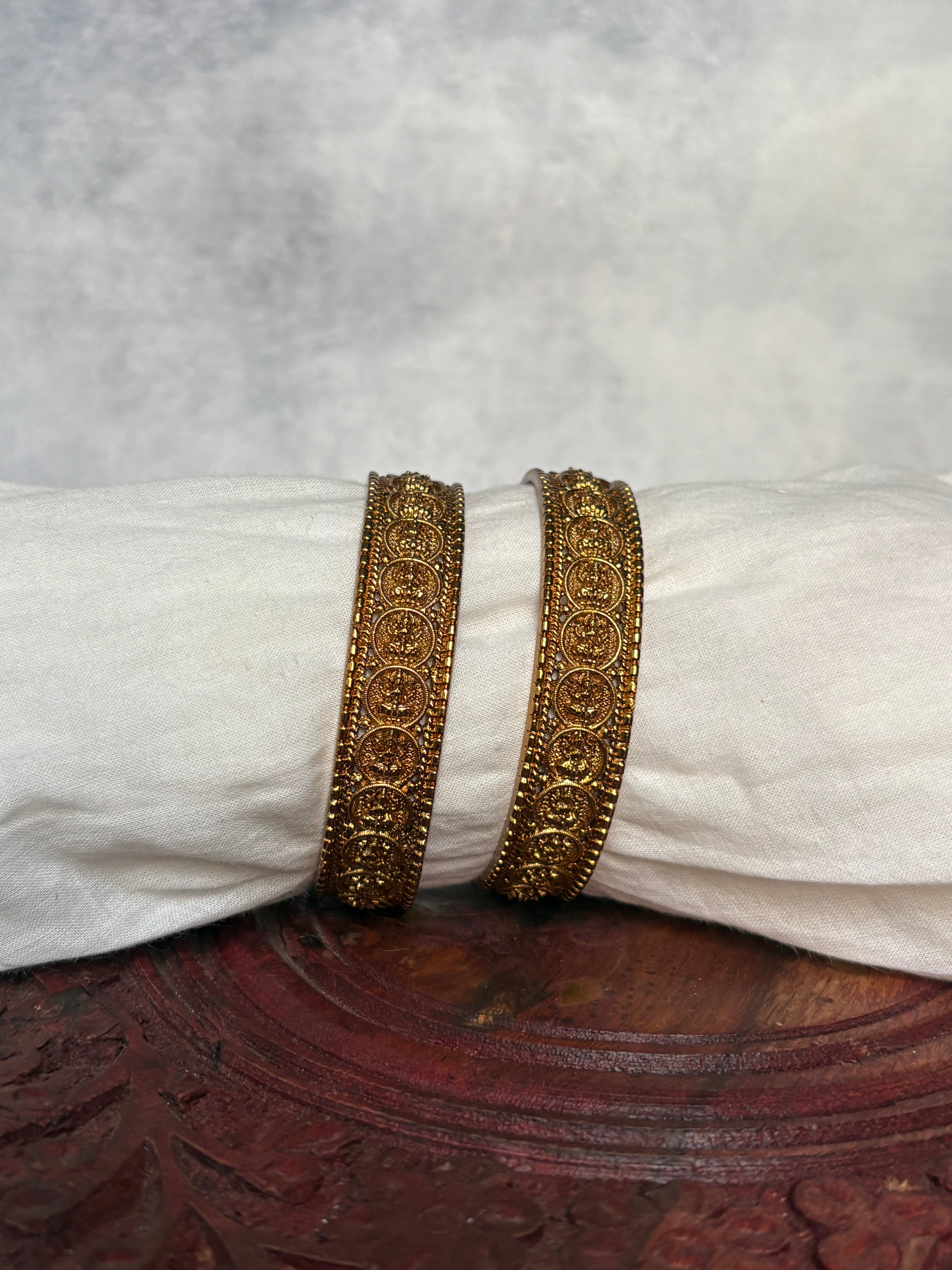 Lakshm kasu bangles
