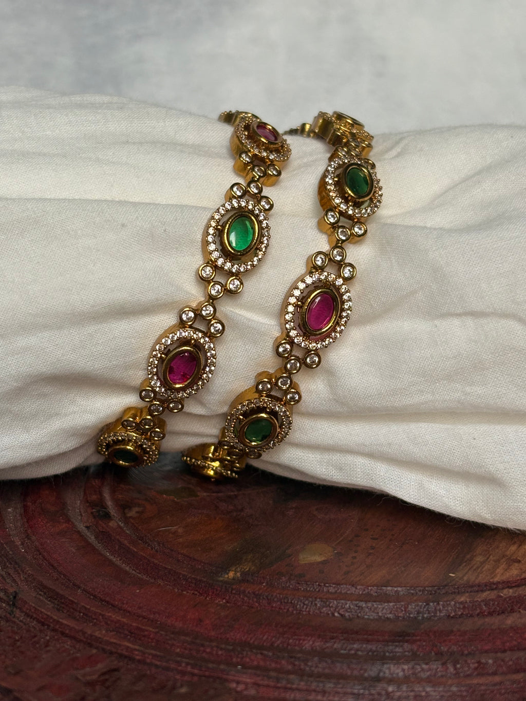 Kemp bangles