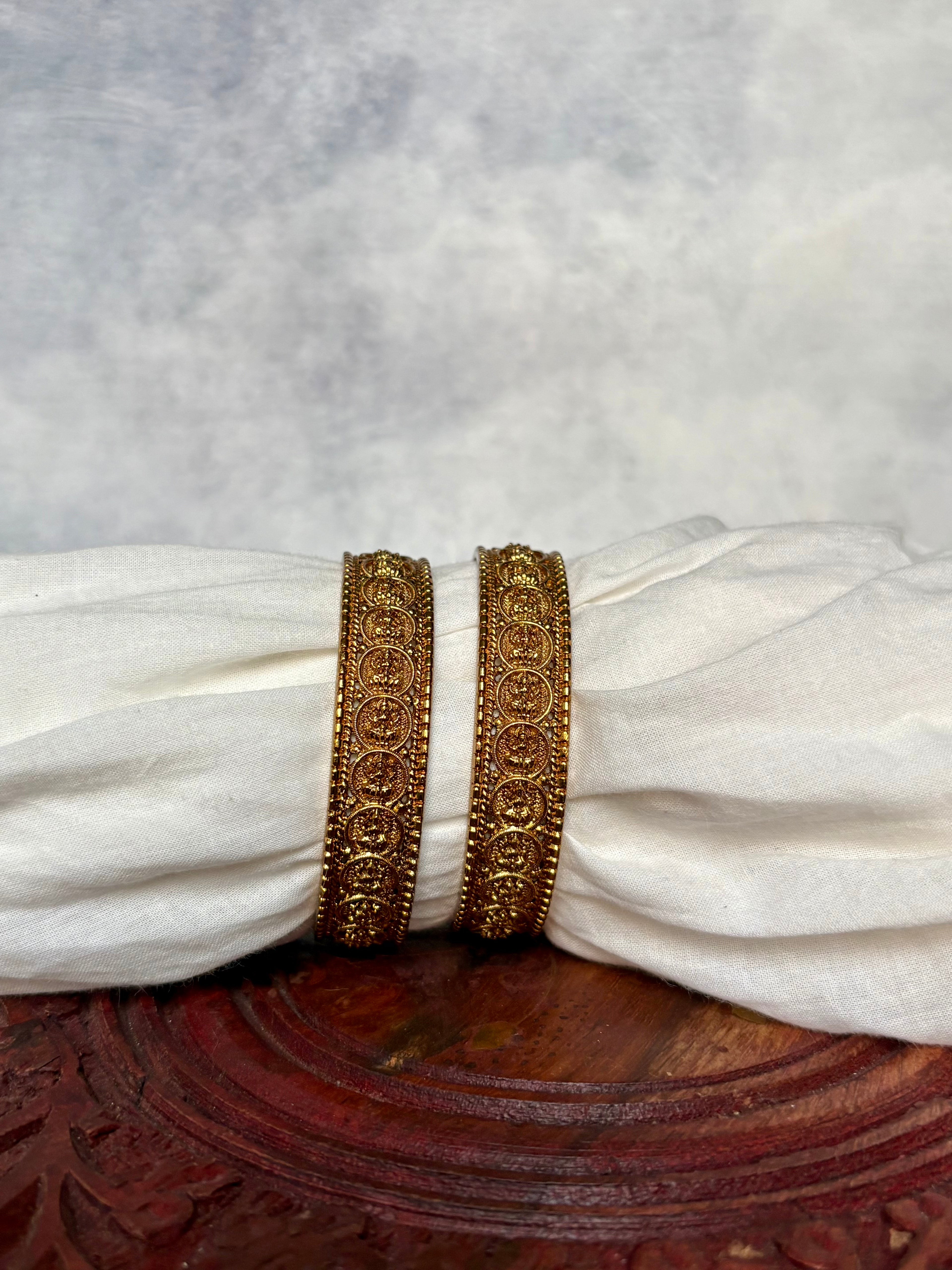 Lakshm kasu bangles