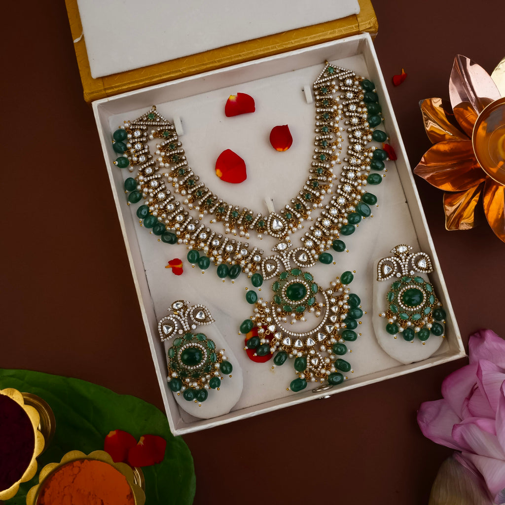 VICTORIAN MOISSANITE ROYAL NECKPIECE (GREEN)