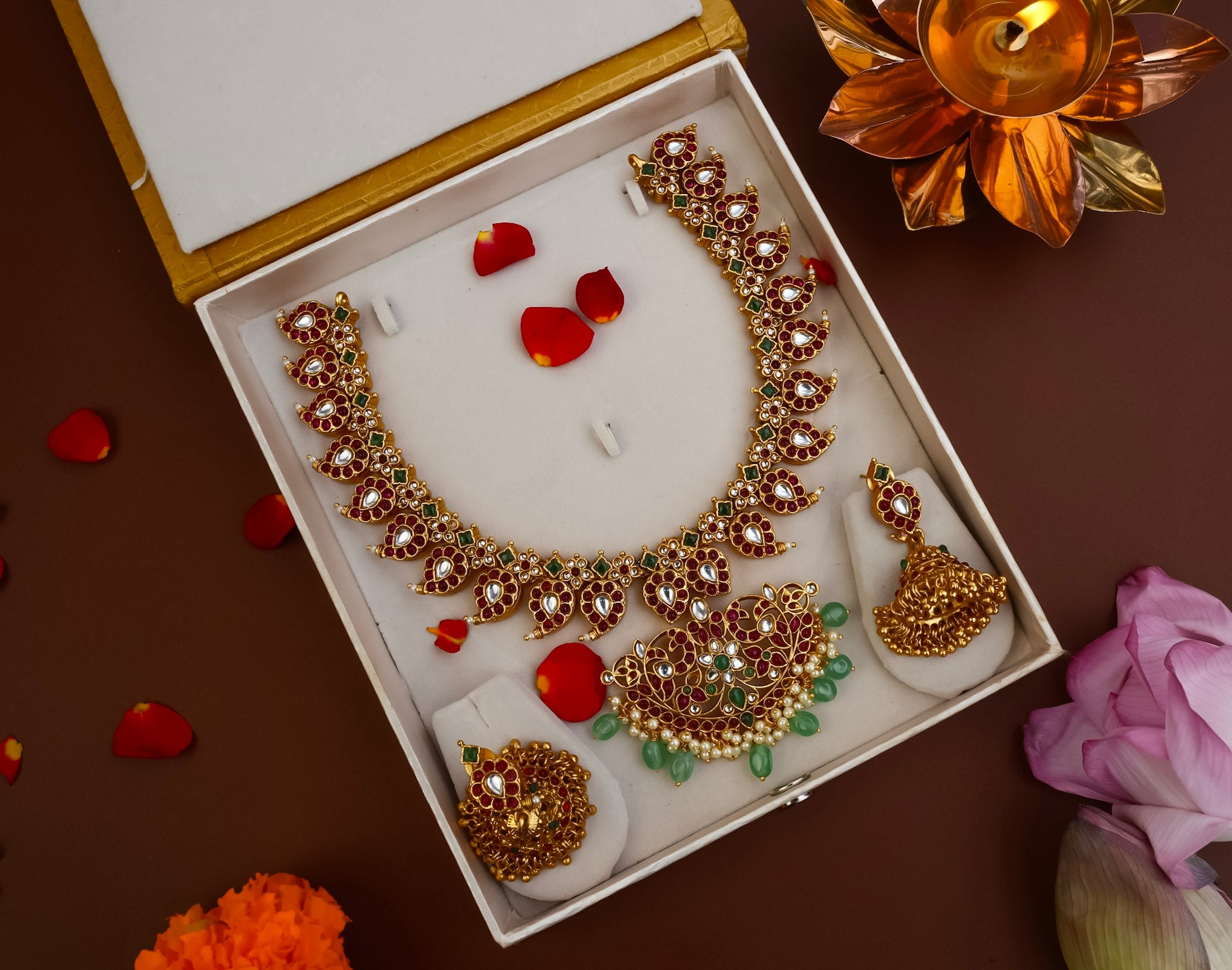 ROYAL MANGO NECKPIECE