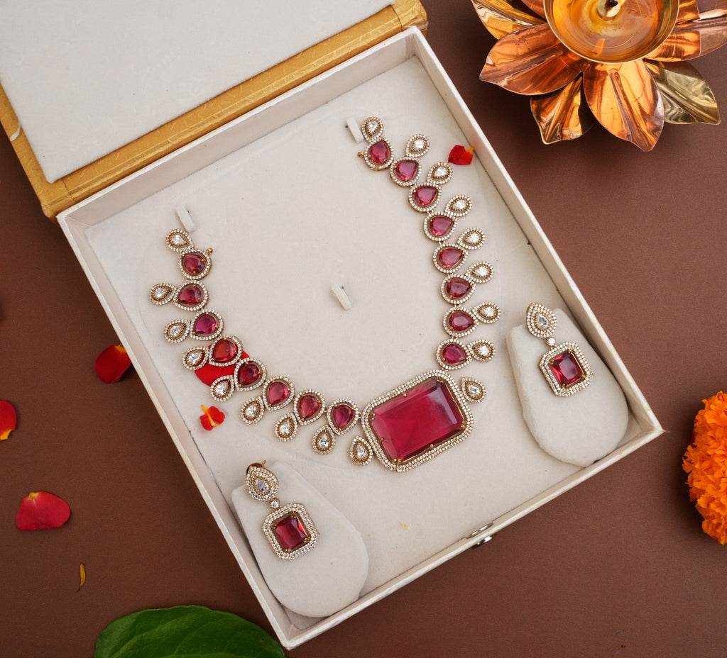 PARI (RED)