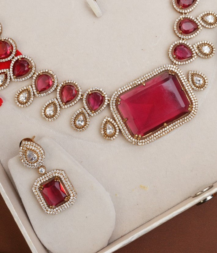 PARI (RED)