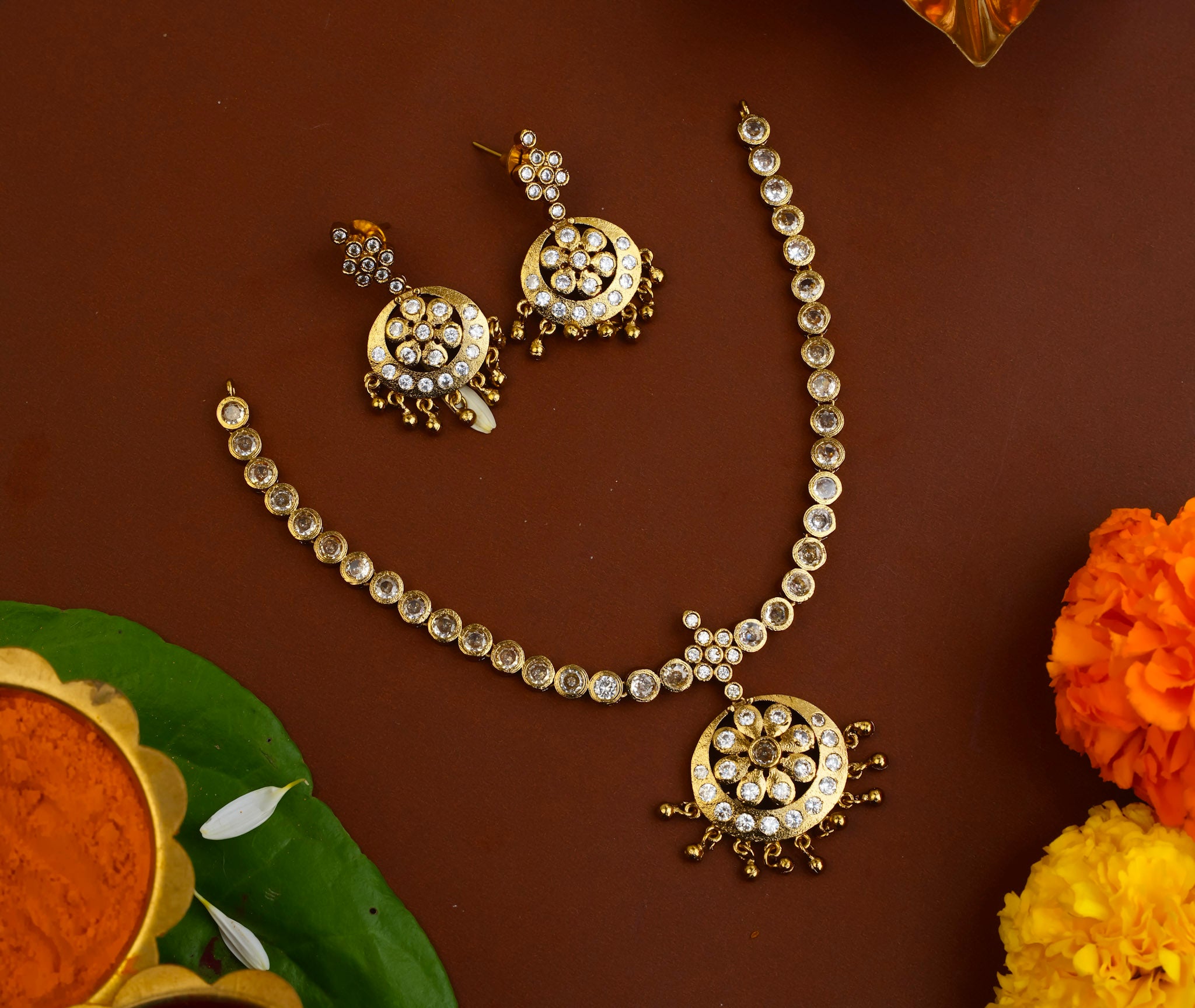VEDIKA (WHITE)