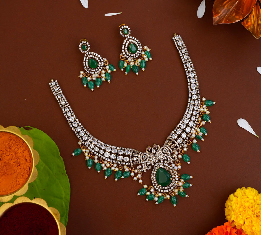 VICTORIAN PEACOCK HASLI (GREEN)
