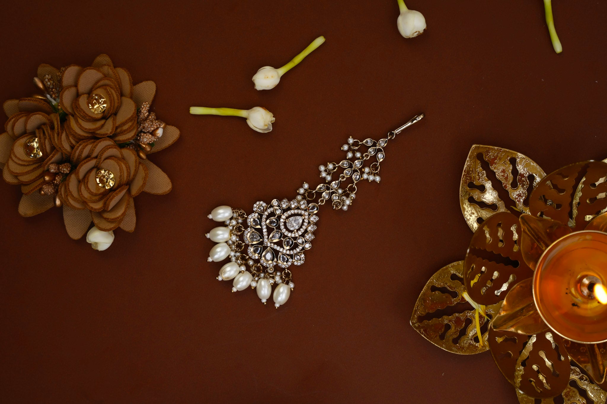 VICTORIAN MANGTIKA (WHITE)
