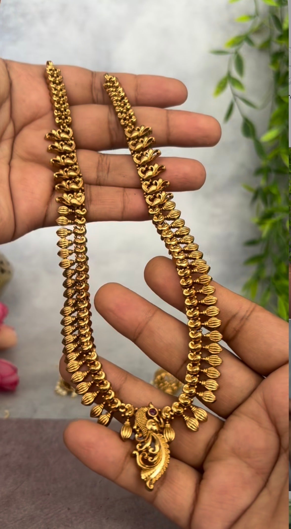GOLD LOOK ALIKE NECKPIECE