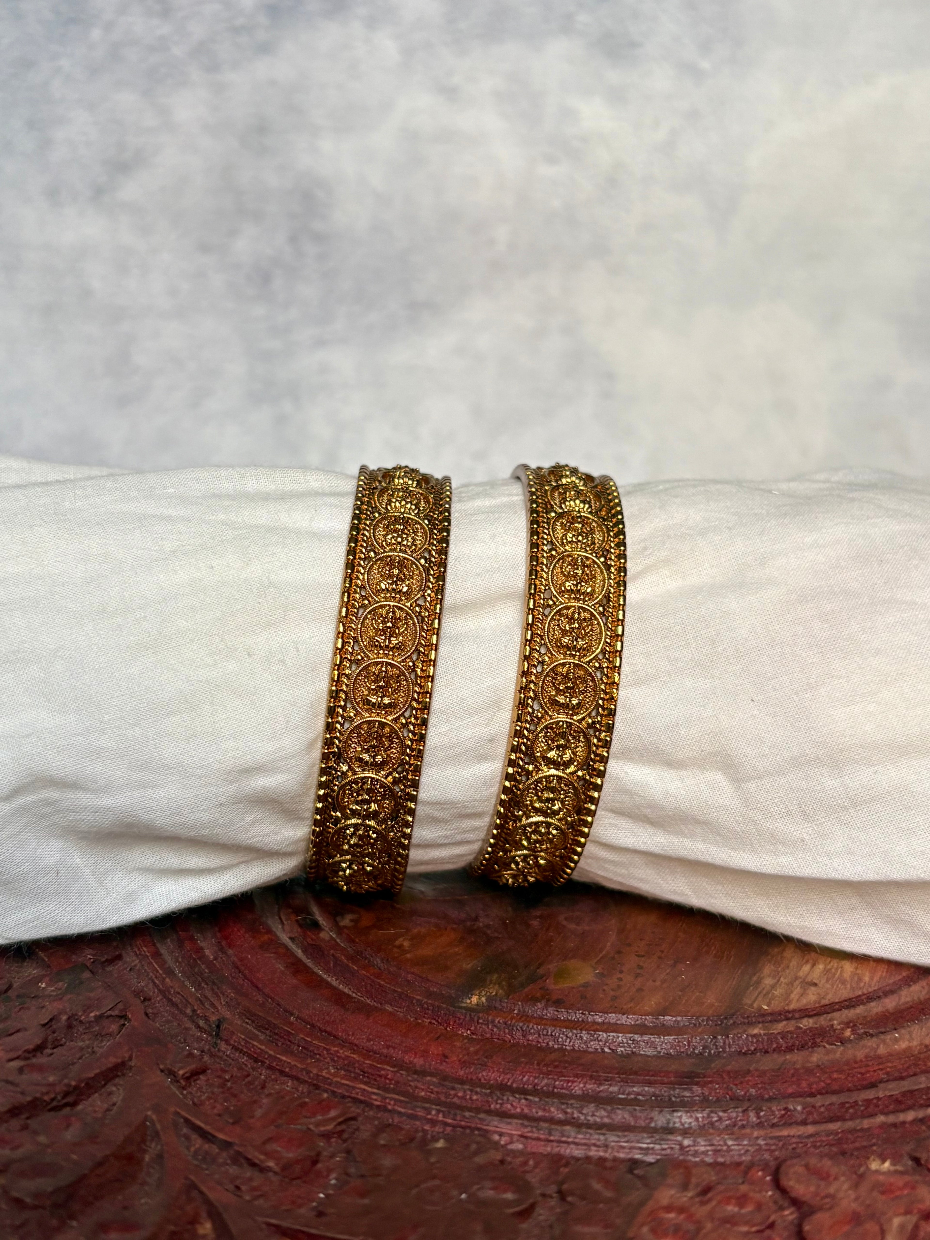 Lakshm kasu bangles