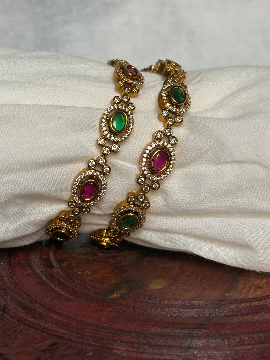 Kemp bangles