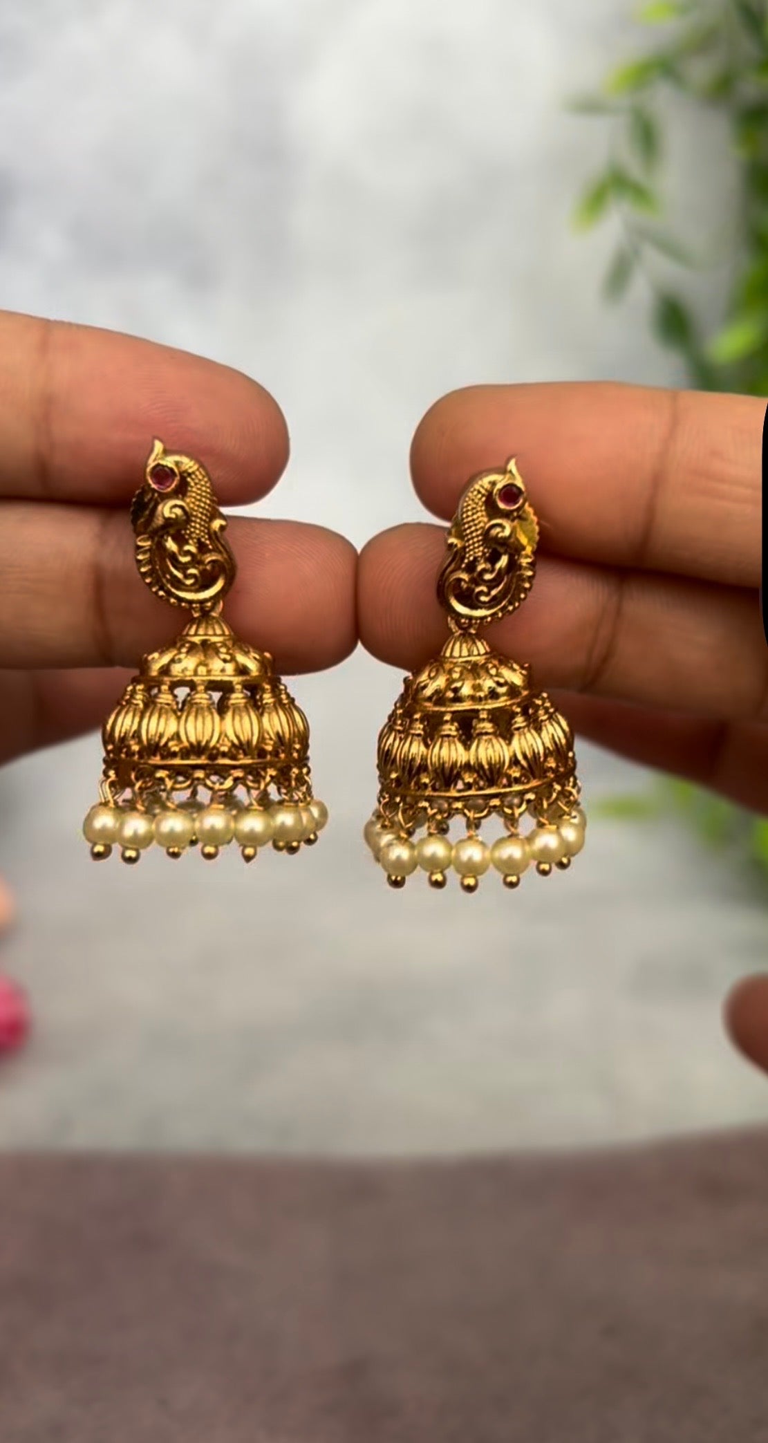GOLD LOOK ALIKE NECKPIECE