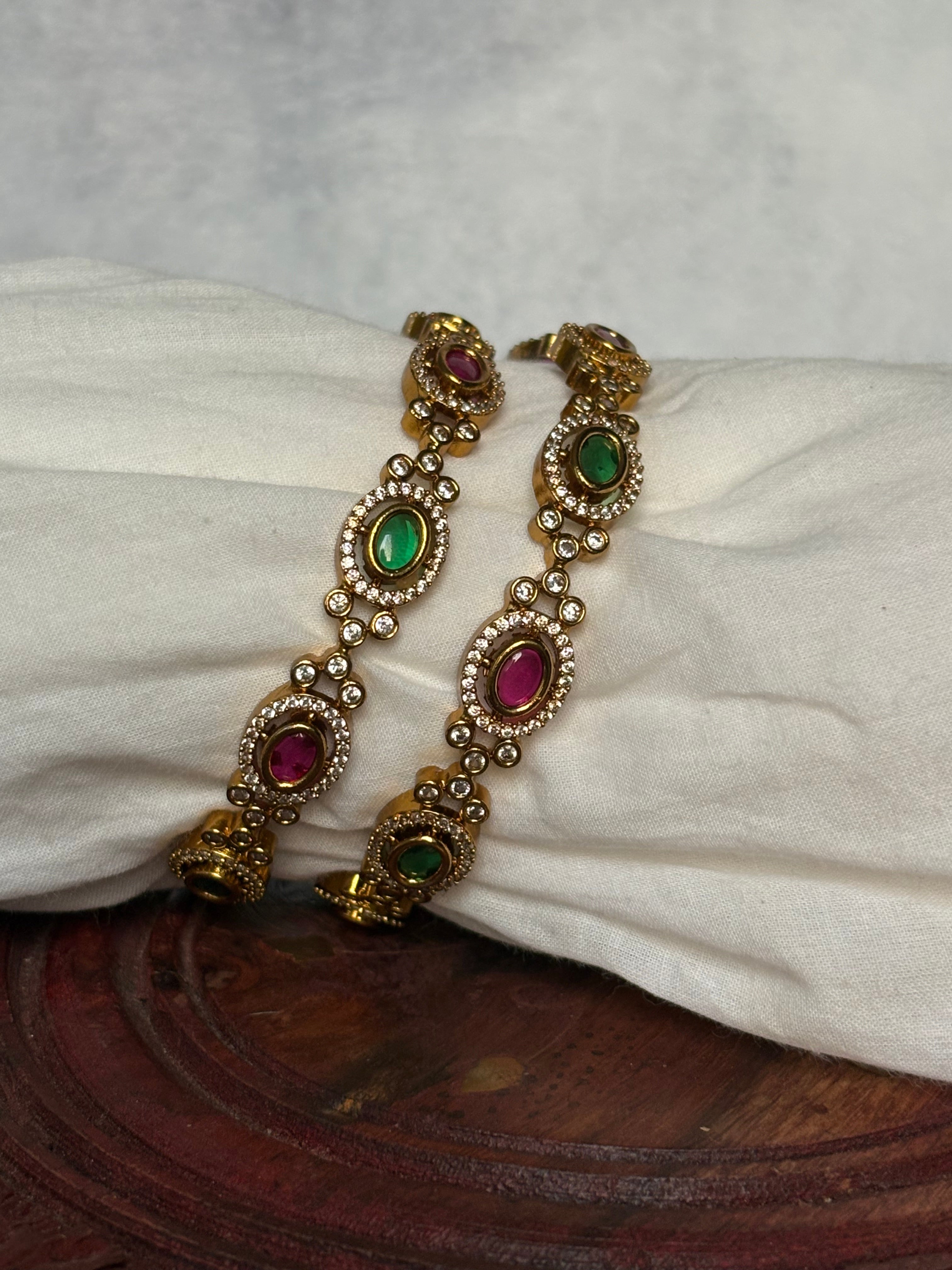 Kemp bangles