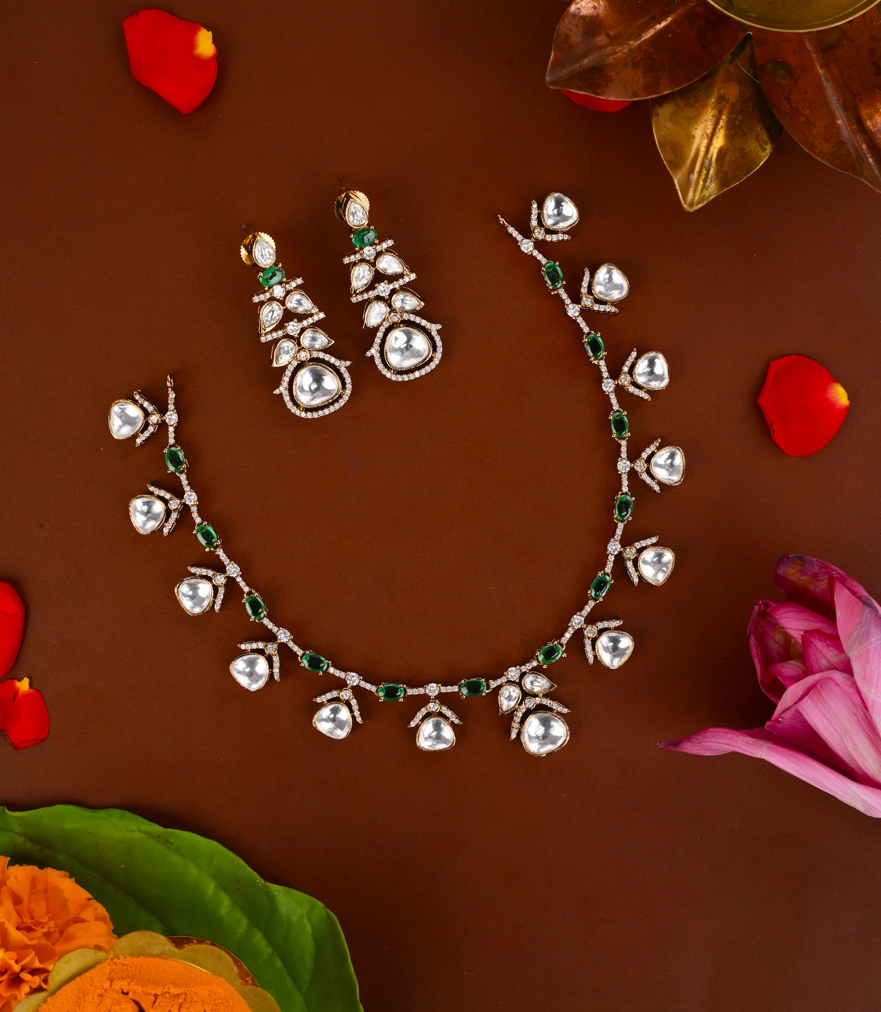 EMERALD MOISSANITE NECKPIECE