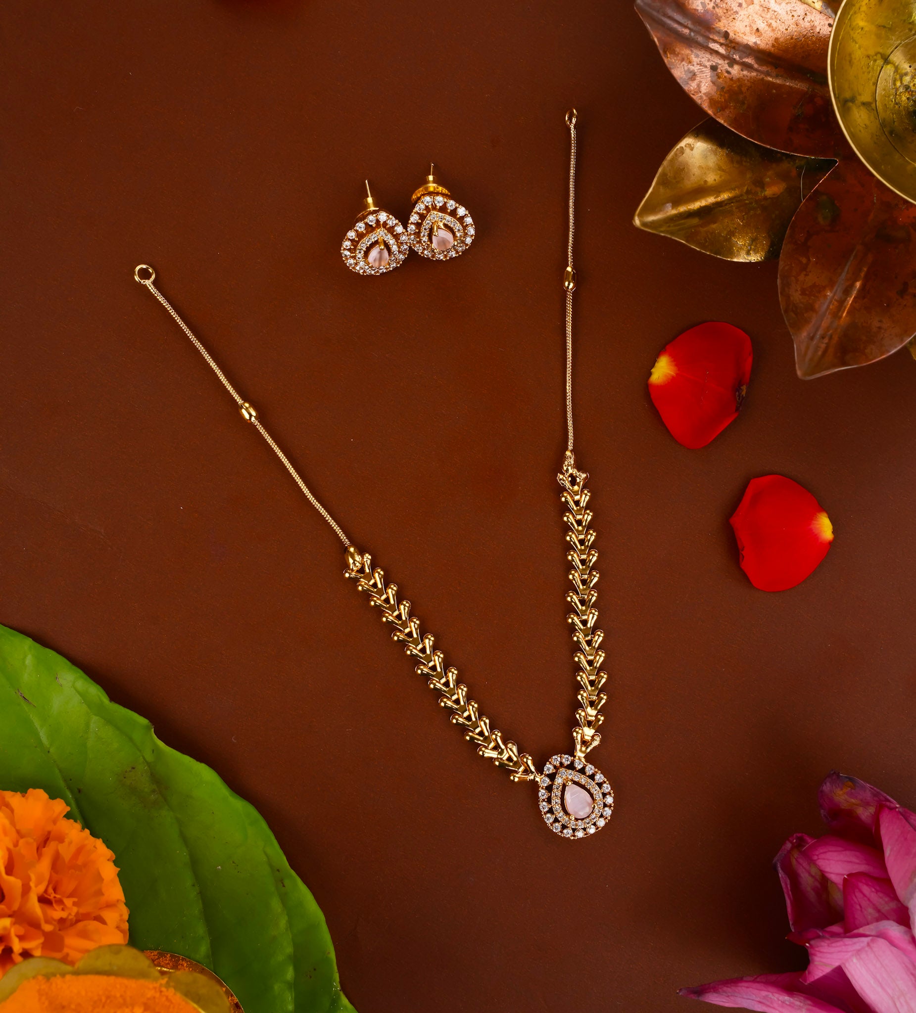 MINIMAL DROP NECKPIECE