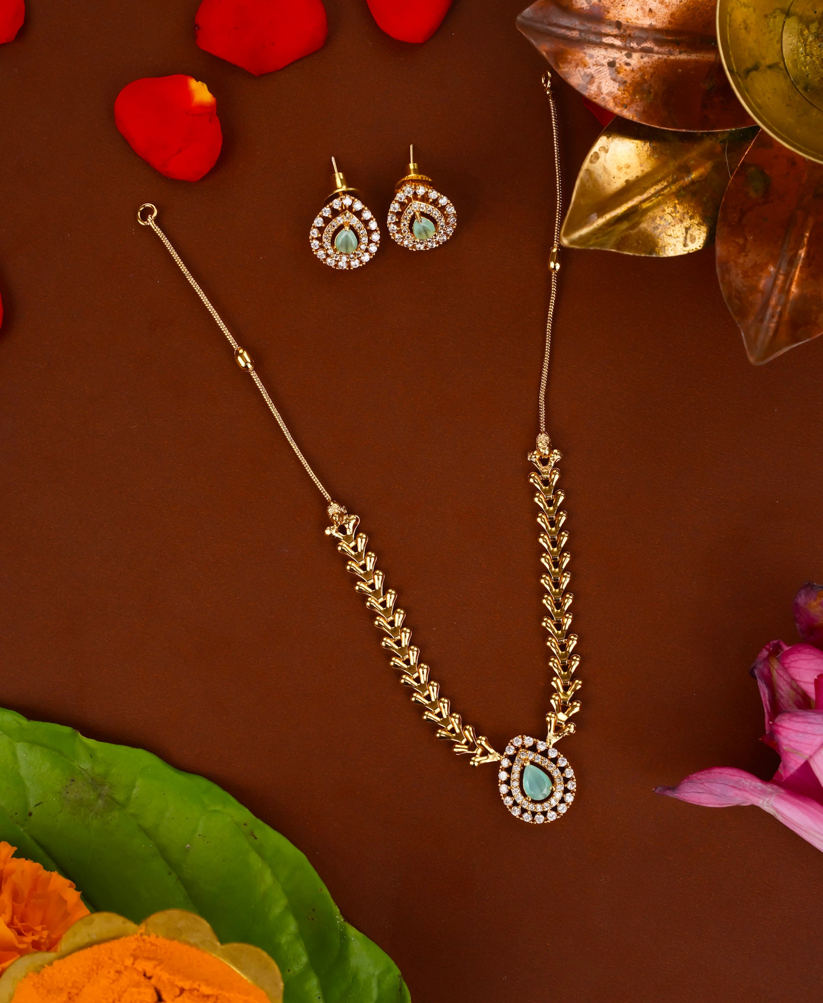 MINIMAL DROP NECKPIECE