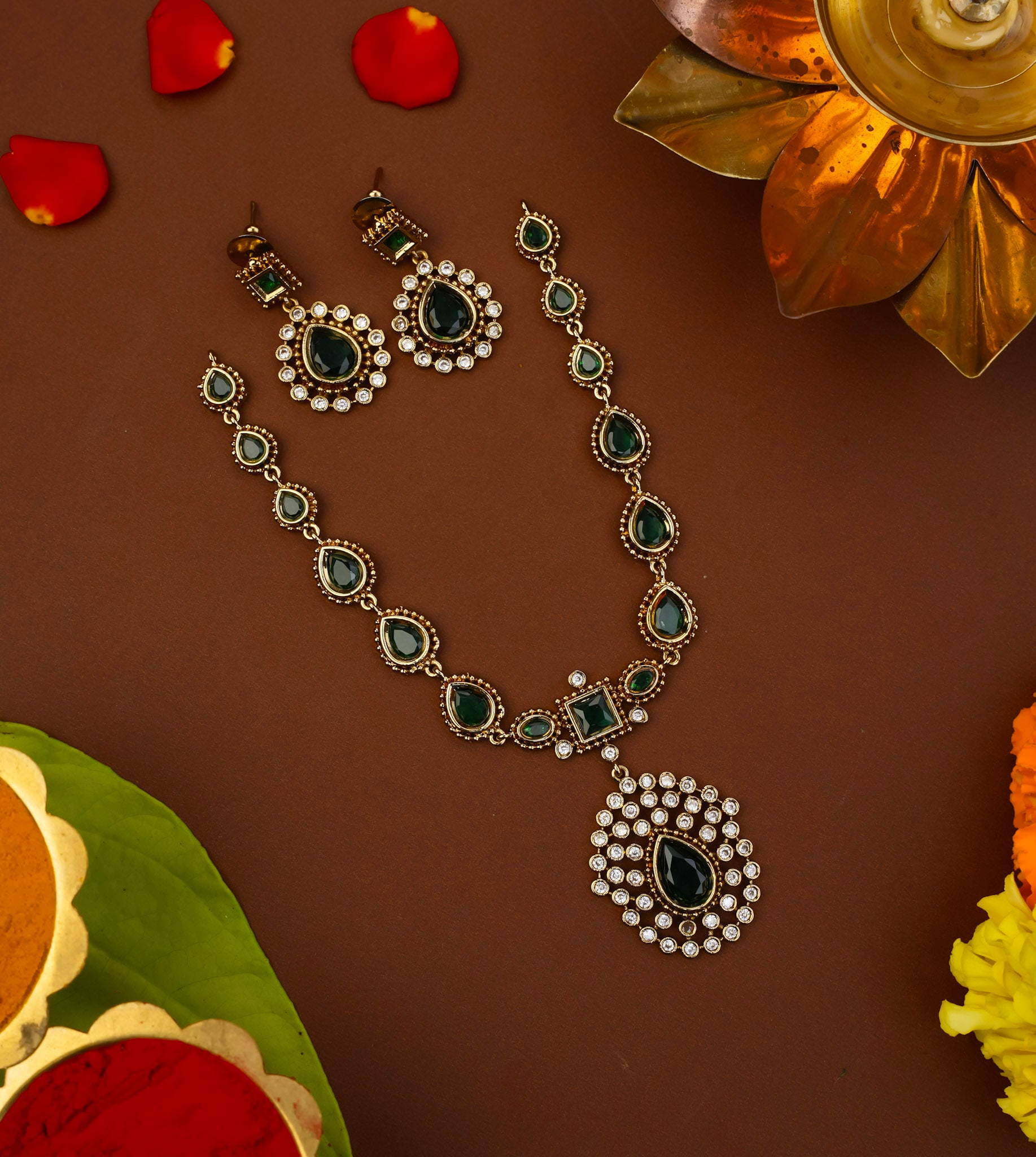 EMERALD DROP NECKPIECE