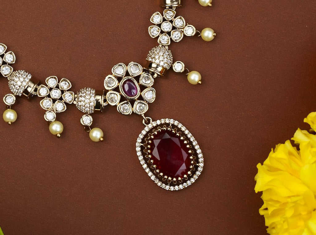VICTORIAN PENDANT DROP NECKPIECE (RED)