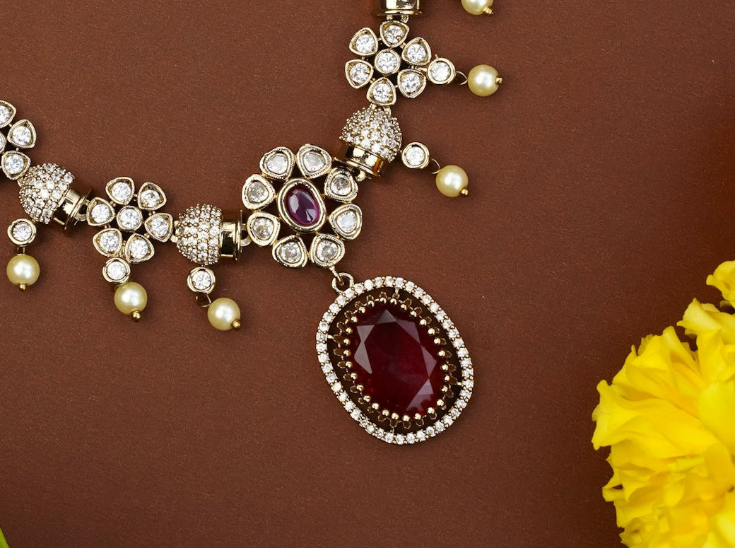 VICTORIAN PENDANT DROP NECKPIECE (RED)