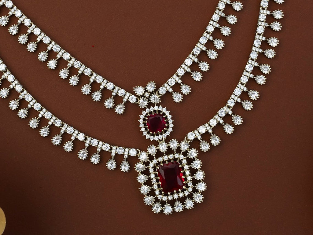 VICTORIAN NECKPIECE (RED)
