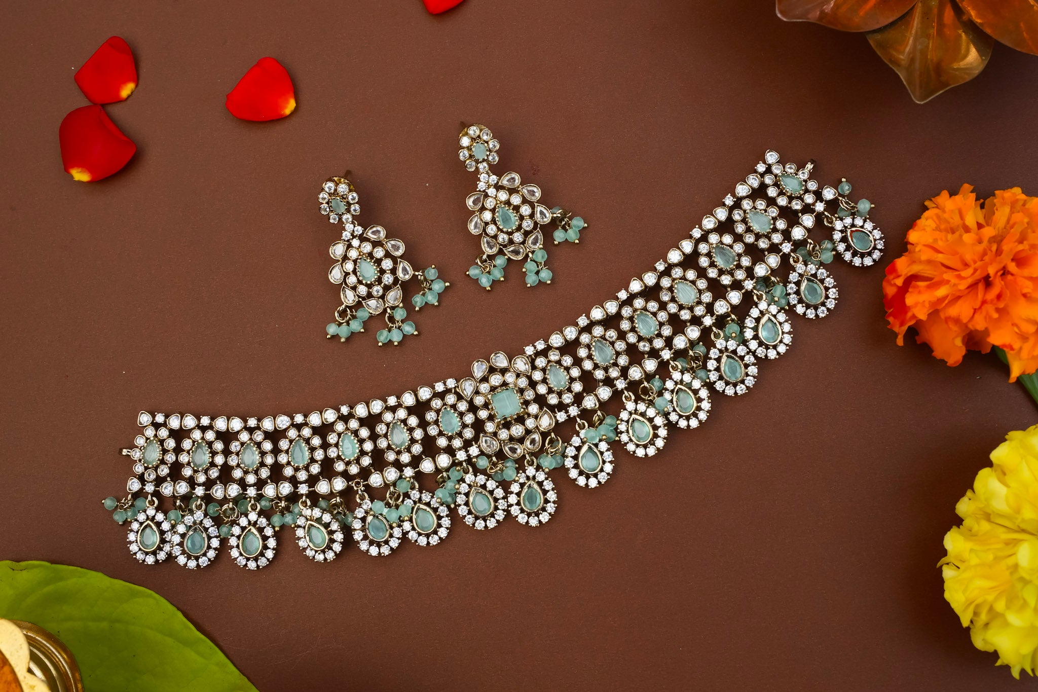 VICTORIAN CHOKER (MINT)