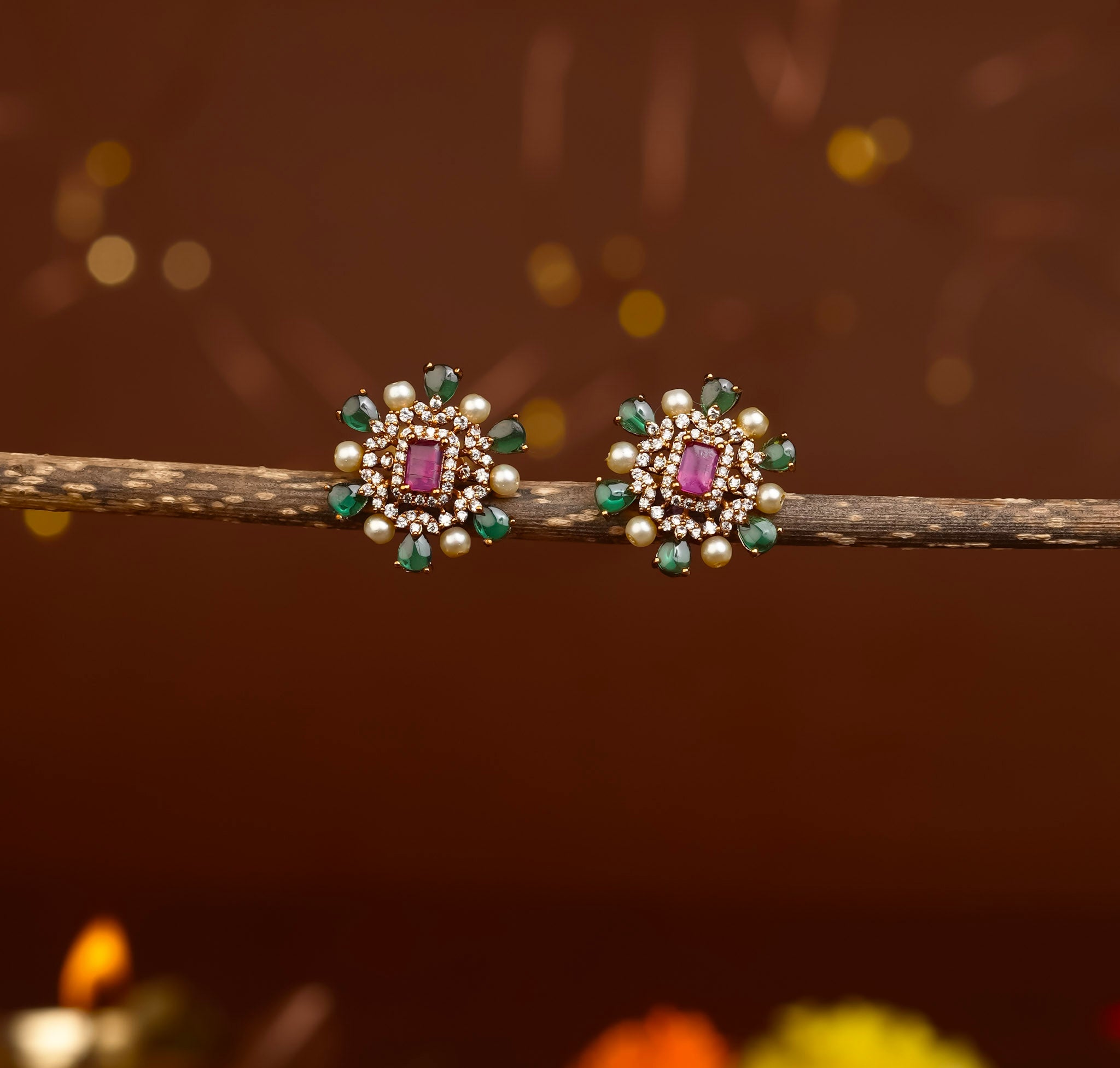 EMERALD STUDS