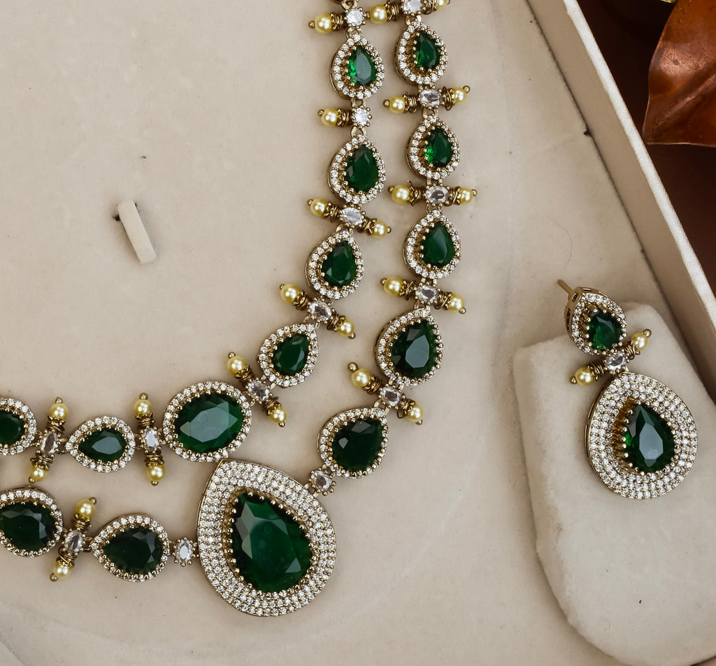 VICTORIAN EMERALD NECKPIECE