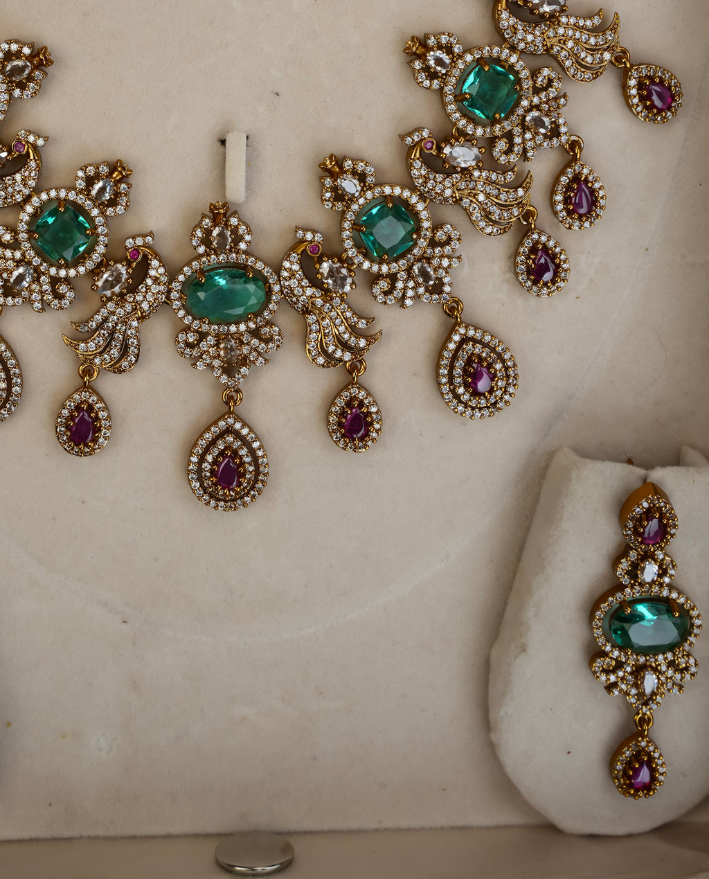 VICTORIAN PEACOCK CHOKER / NECKPIECE