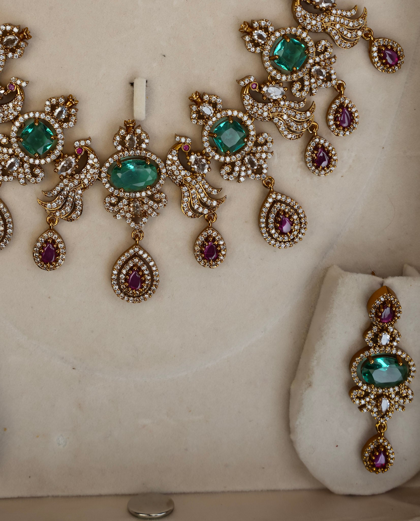 VICTORIAN PEACOCK CHOKER / NECKPIECE