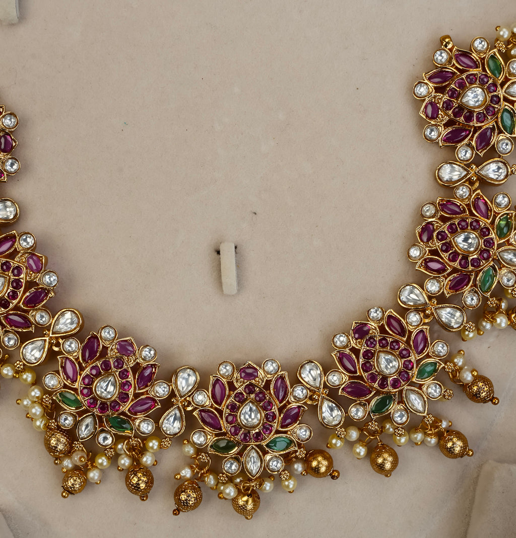 LOTUS KEMP NECKPIECE