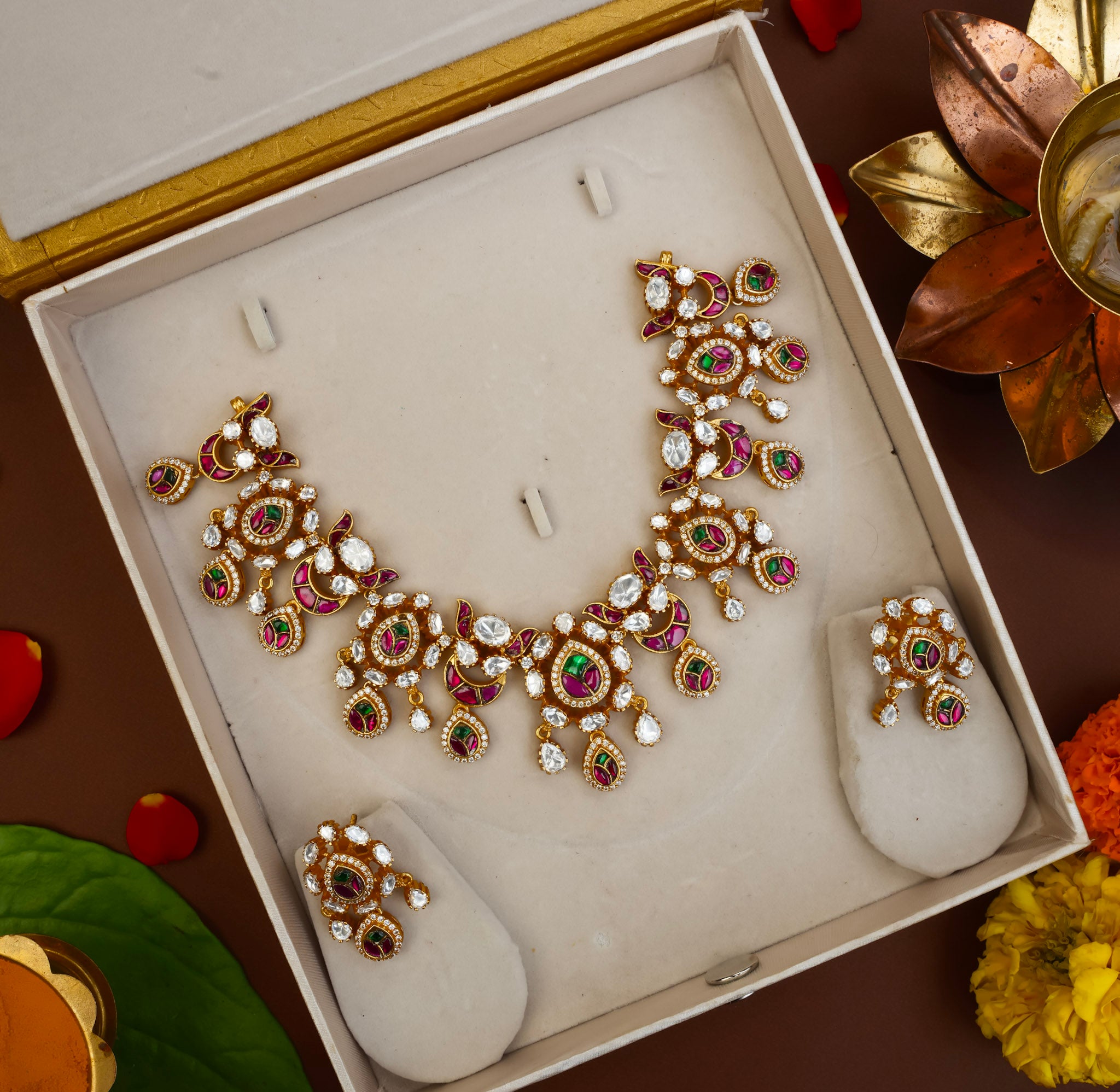 JADAU MOISSANITE NECKPIECE