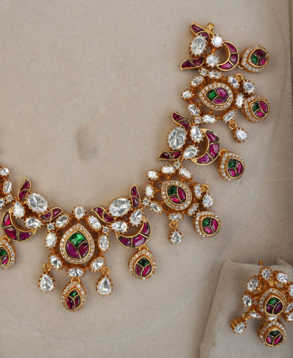 JADAU MOISSANITE NECKPIECE