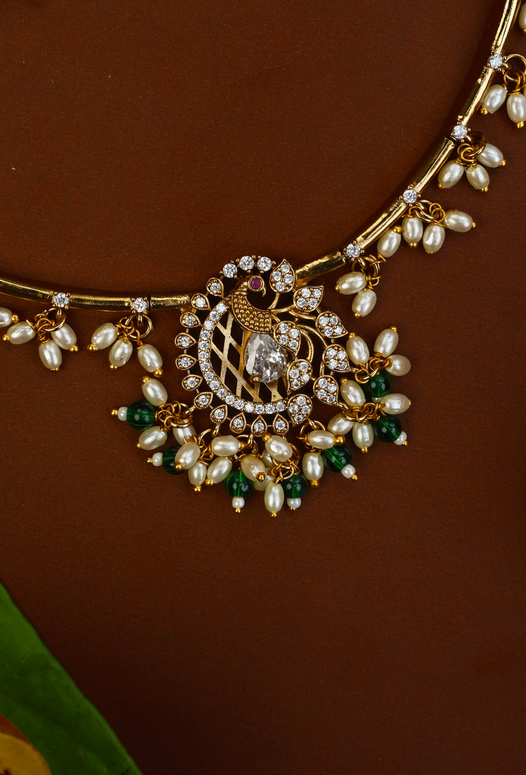 PEACOCK HASLI