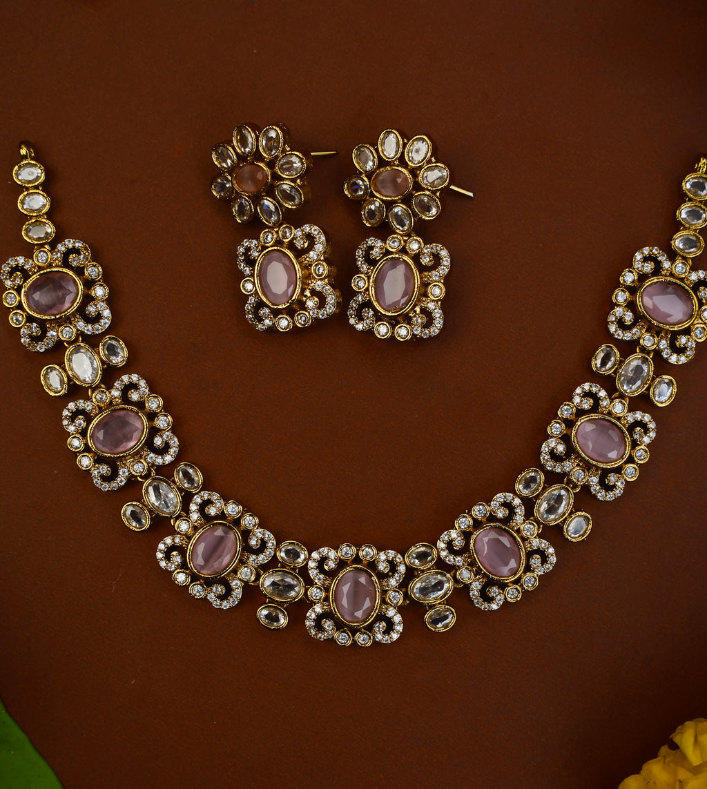 VICTORIAN FLORAL NECKPIECE