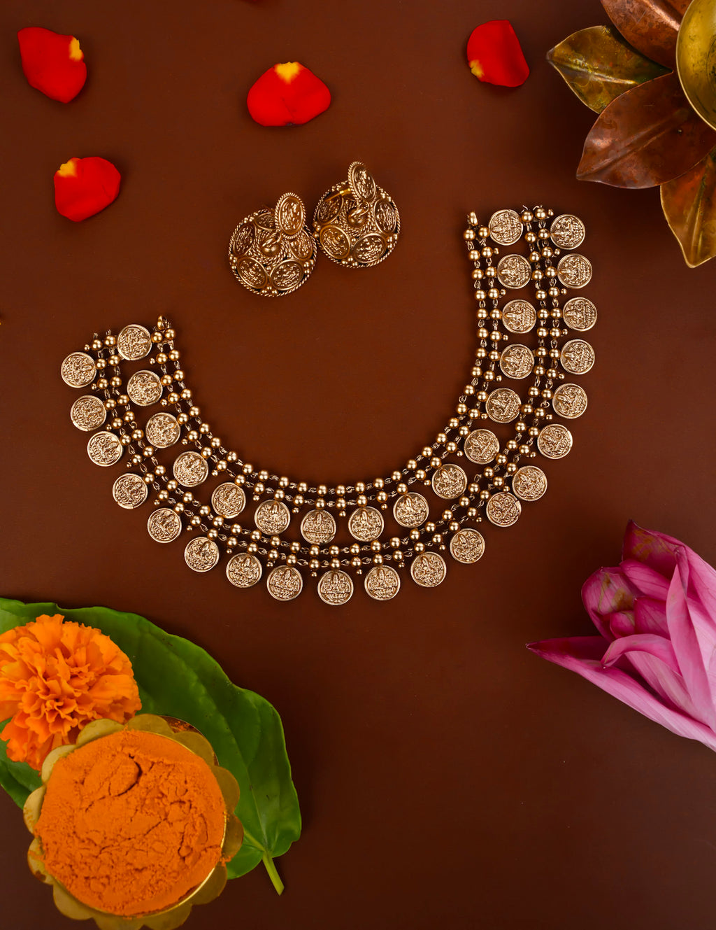 LAYERED NECKPIECE