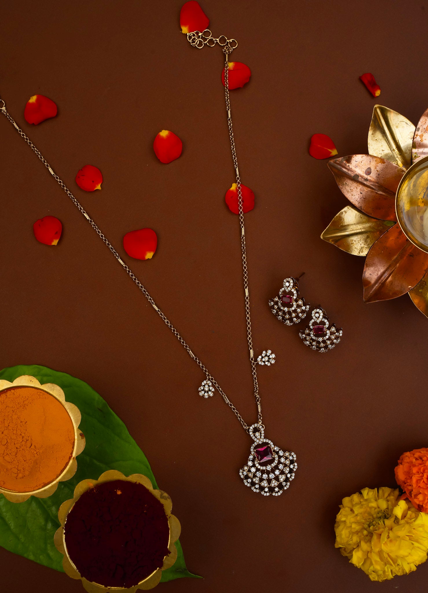 VICTORIAN PENDANT CHAIN