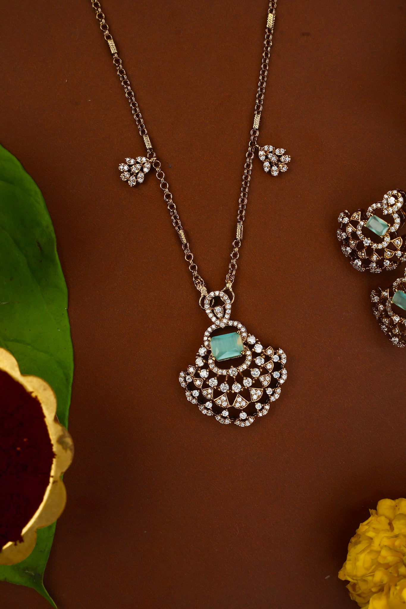 VICTORIAN PENDANT CHAIN