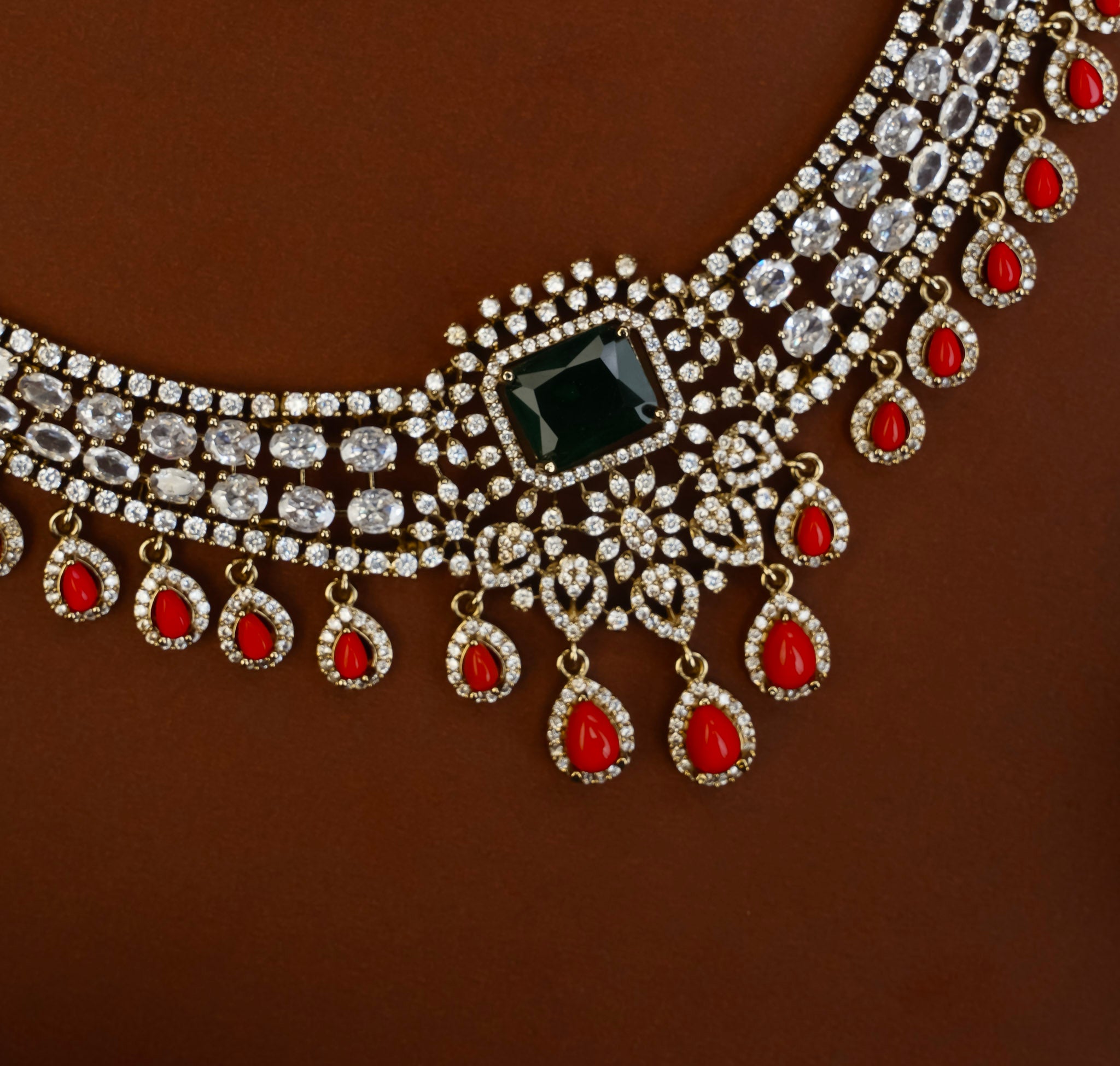 VICTORIAN CORAL HASLI