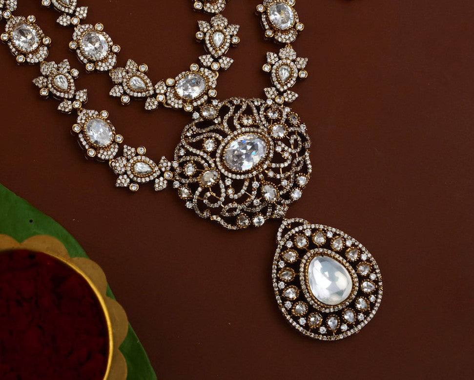 ZIVA (VICTORIAN MOISSANITE - WHITE)