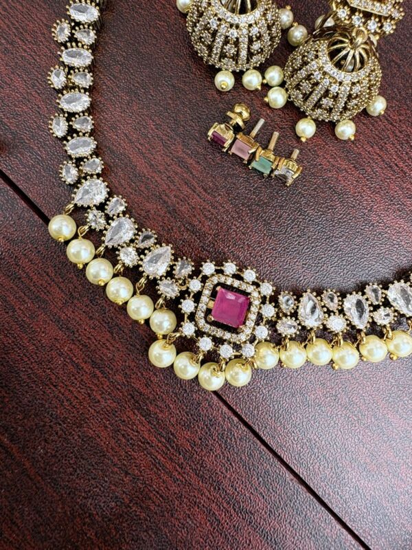 INTERCHANGEABLE DIAMOND NECKPIECE - Image 2