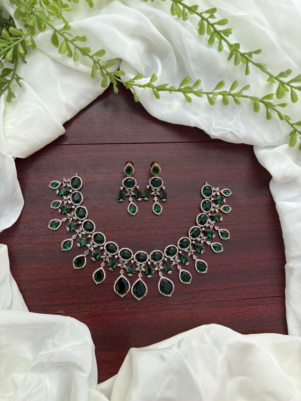 VICTORIAN DIAMOND SET (GREEN)