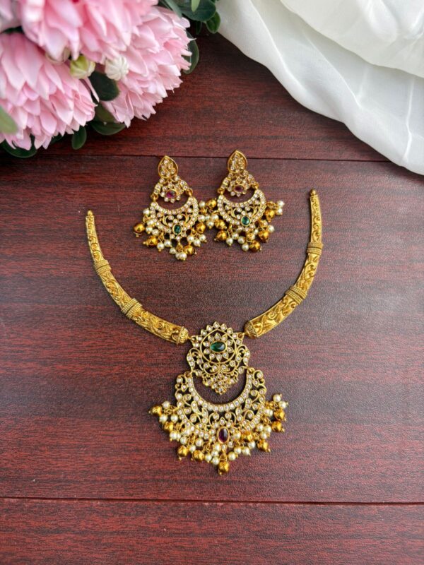 GOLD ALIKE KANTE NECKSET