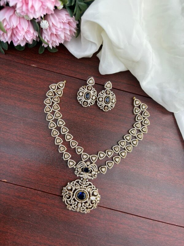 VICTORIAN DOUBLE LAYERED NECKPIECE (PURPLE)