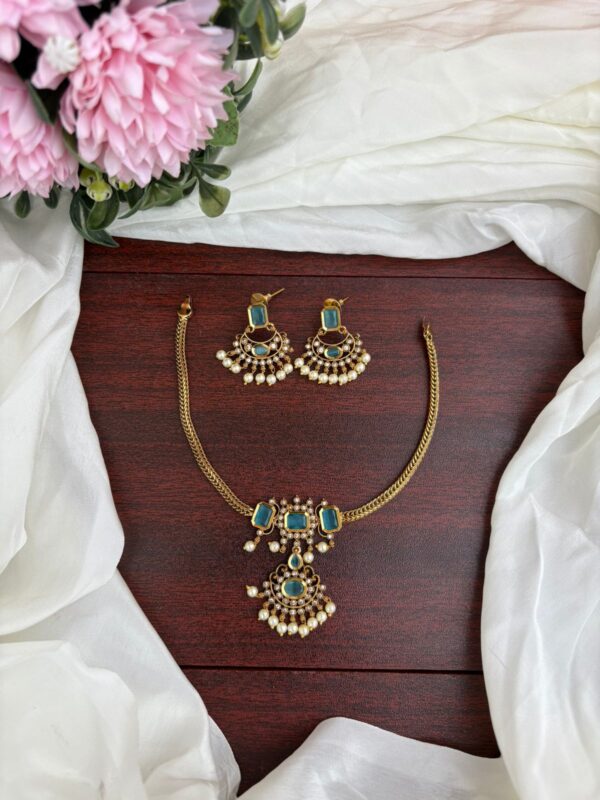 NAAN PATI WITH CHANDBALI EARRINGS (BLUE)