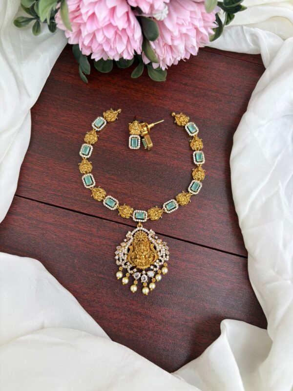 LAKSMI NECKPIECE (MINT)