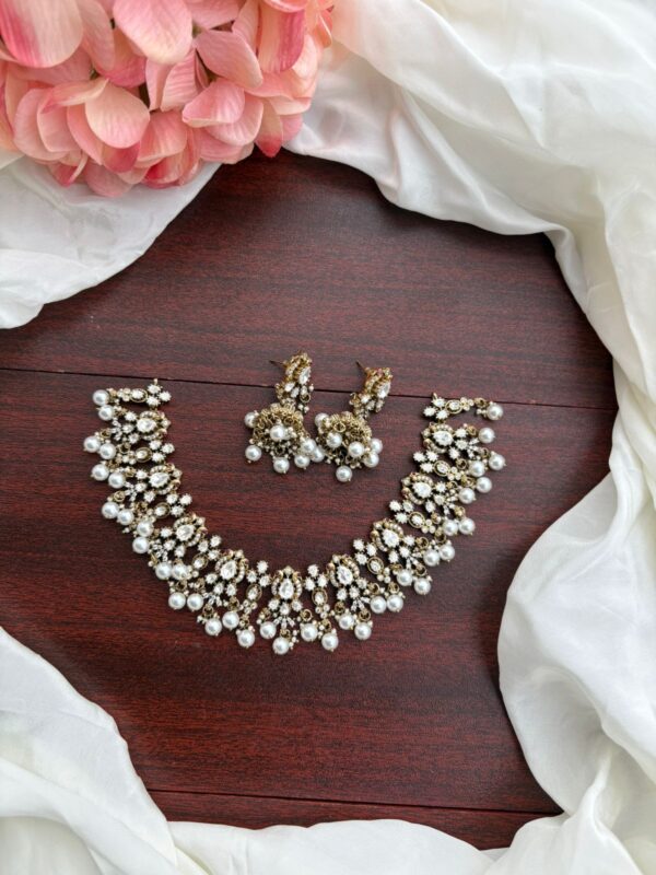 VICTORIAN MOISSANITE NECKSET WITH PEARL DROPS