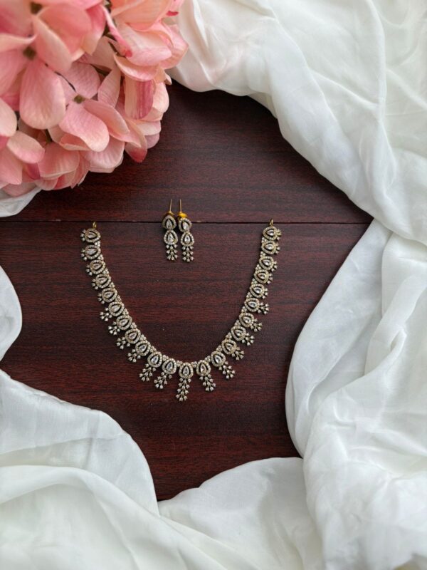 DIAMOND DROP NECKPIECE